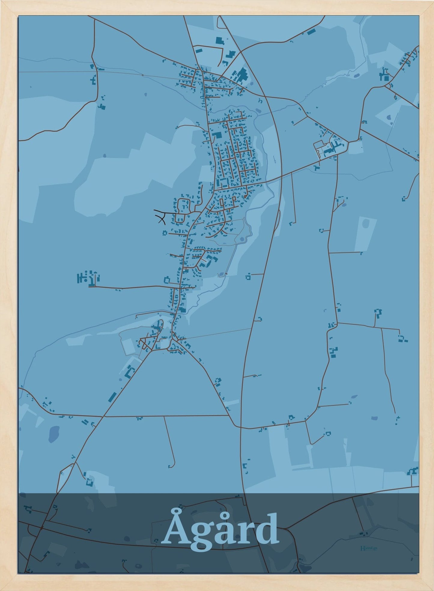 Ågård plakat i farve pastel blå og HjemEgn.dk design firkantet. Design bykort for Ågård