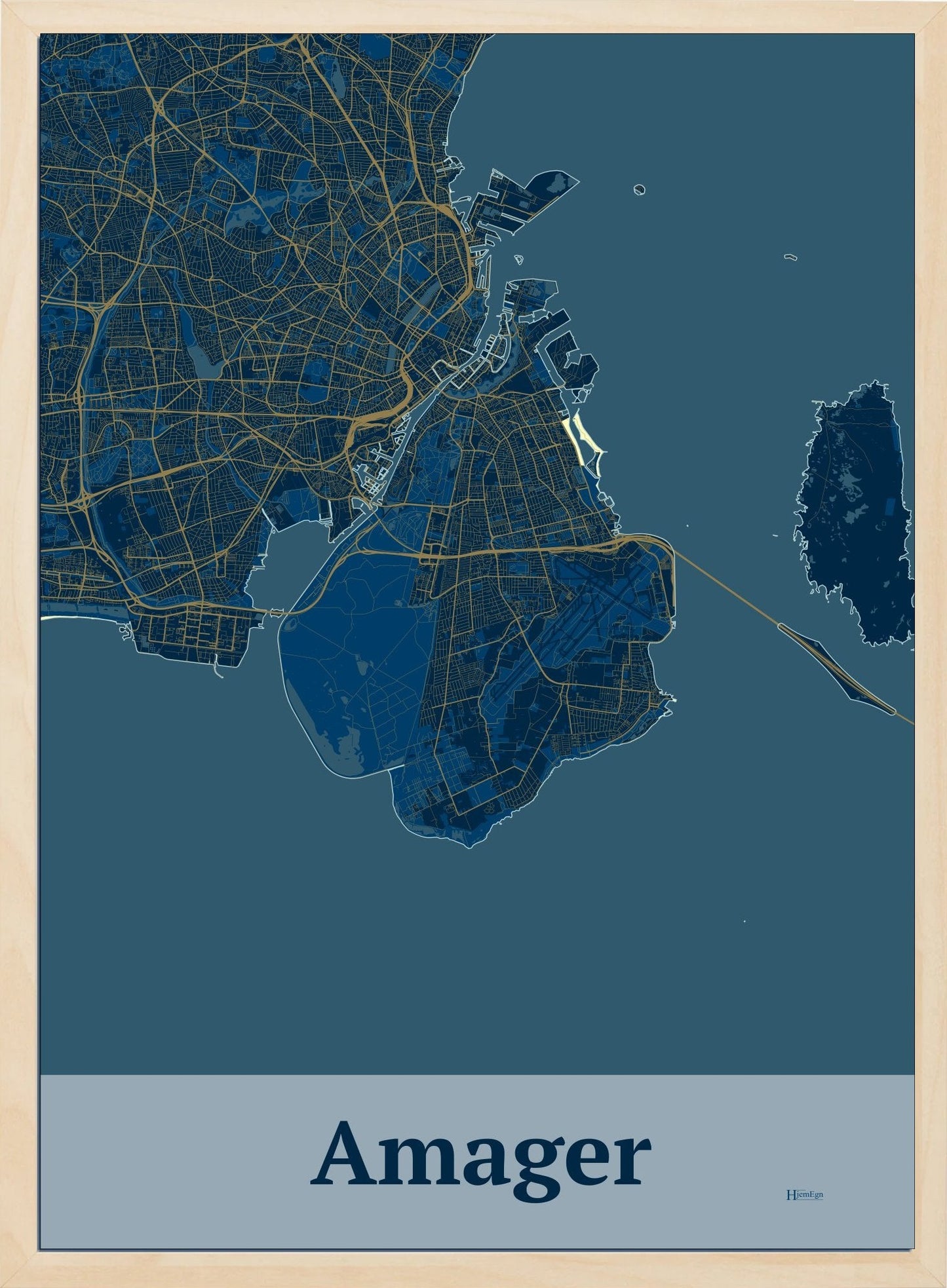 Amager plakat i farve mørk blå og HjemEgn.dk design firkantet. Design ø-kort for Amager