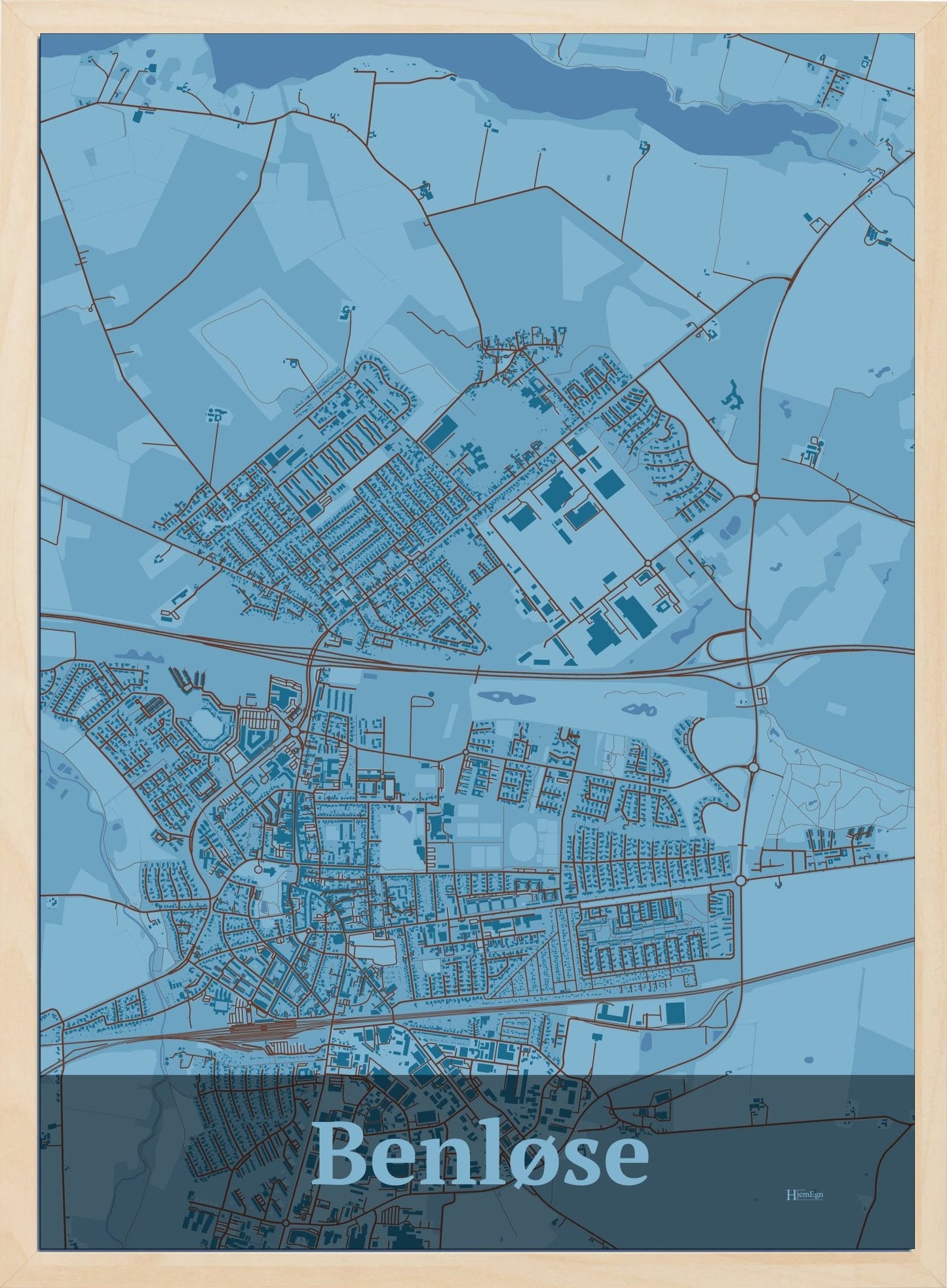 Benløse plakat i farve pastel blå og HjemEgn.dk design firkantet. Design bykort for Benløse