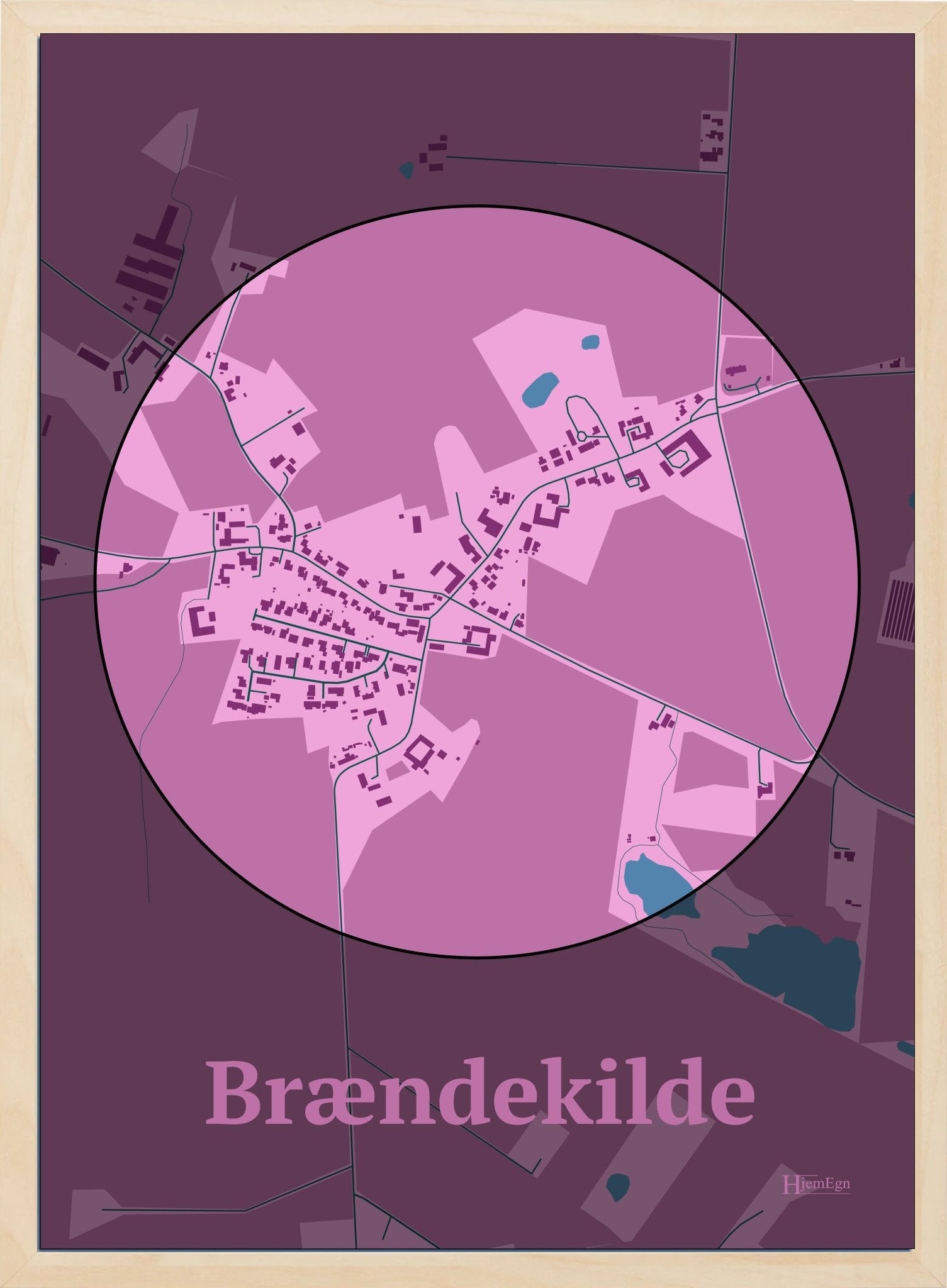 Brændekilde plakat i farve pastel rød og HjemEgn.dk design centrum. Design bykort for Brændekilde