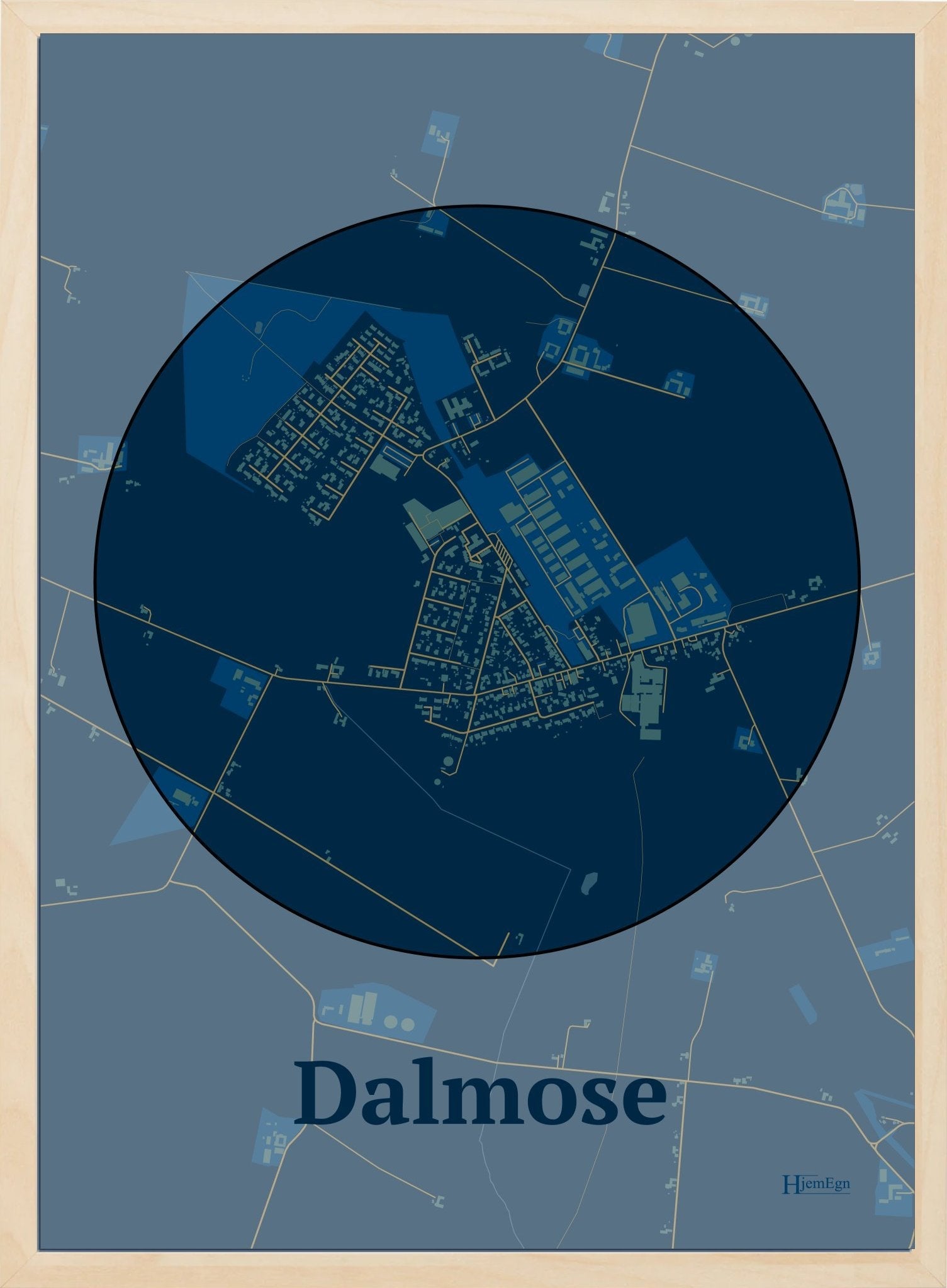 Dalmose plakat i farve mørk blå og HjemEgn.dk design centrum. Design bykort for Dalmose