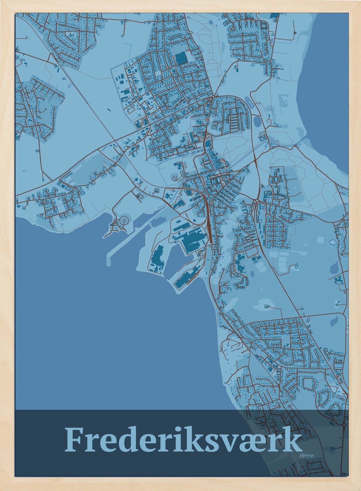 Frederiksværk plakat i farve pastel blå og HjemEgn.dk design firkantet. Design bykort for Frederiksværk