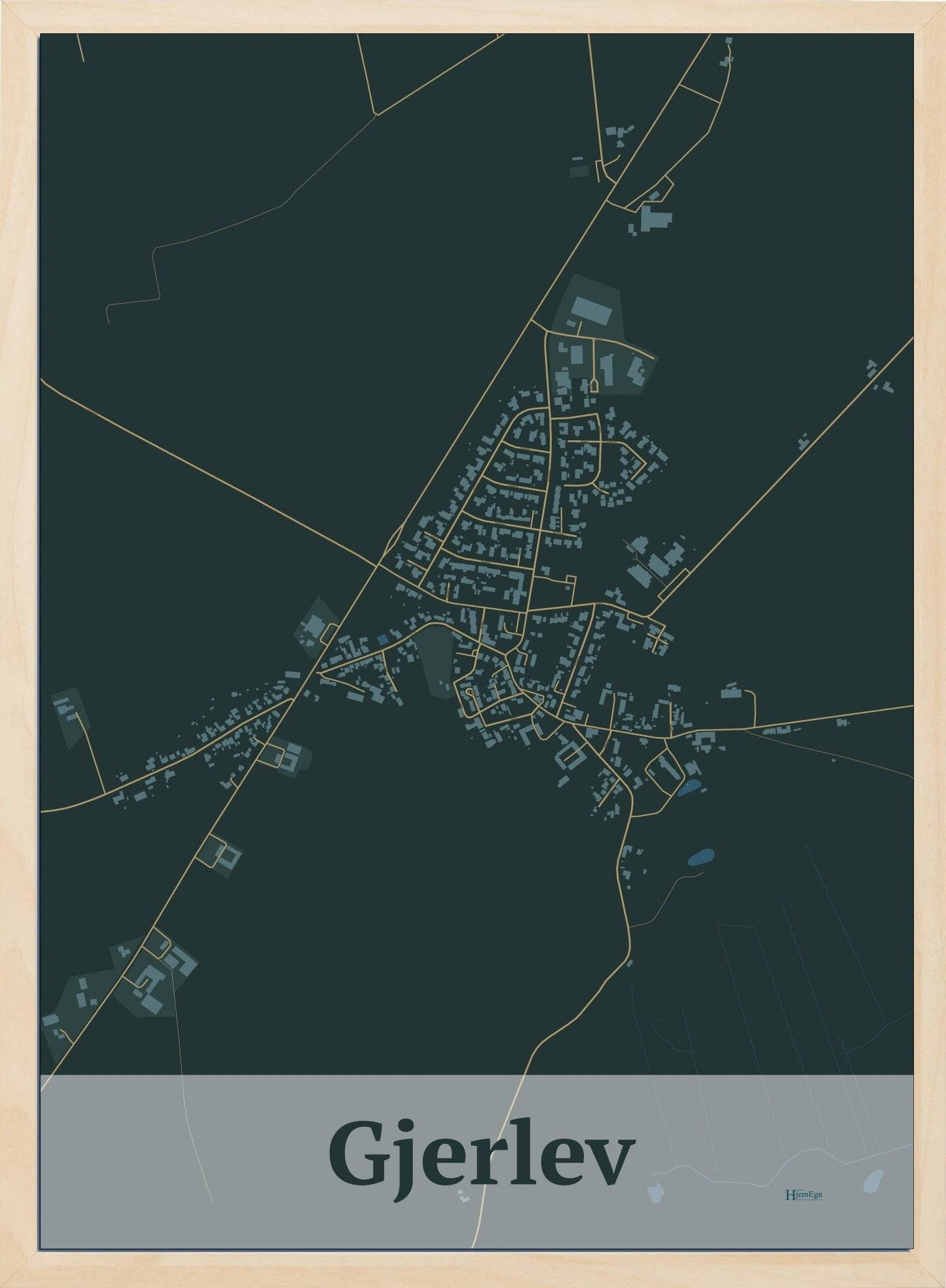 Gjerlev plakat i farve mørk grøn og HjemEgn.dk design firkantet. Design bykort for Gjerlev
