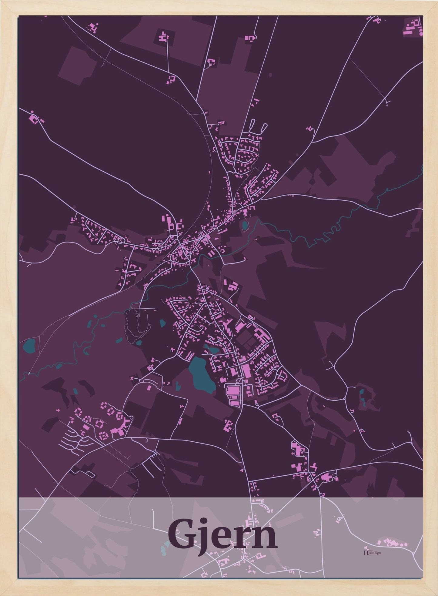 Gjern plakat i farve mørk rød og HjemEgn.dk design firkantet. Design bykort for Gjern