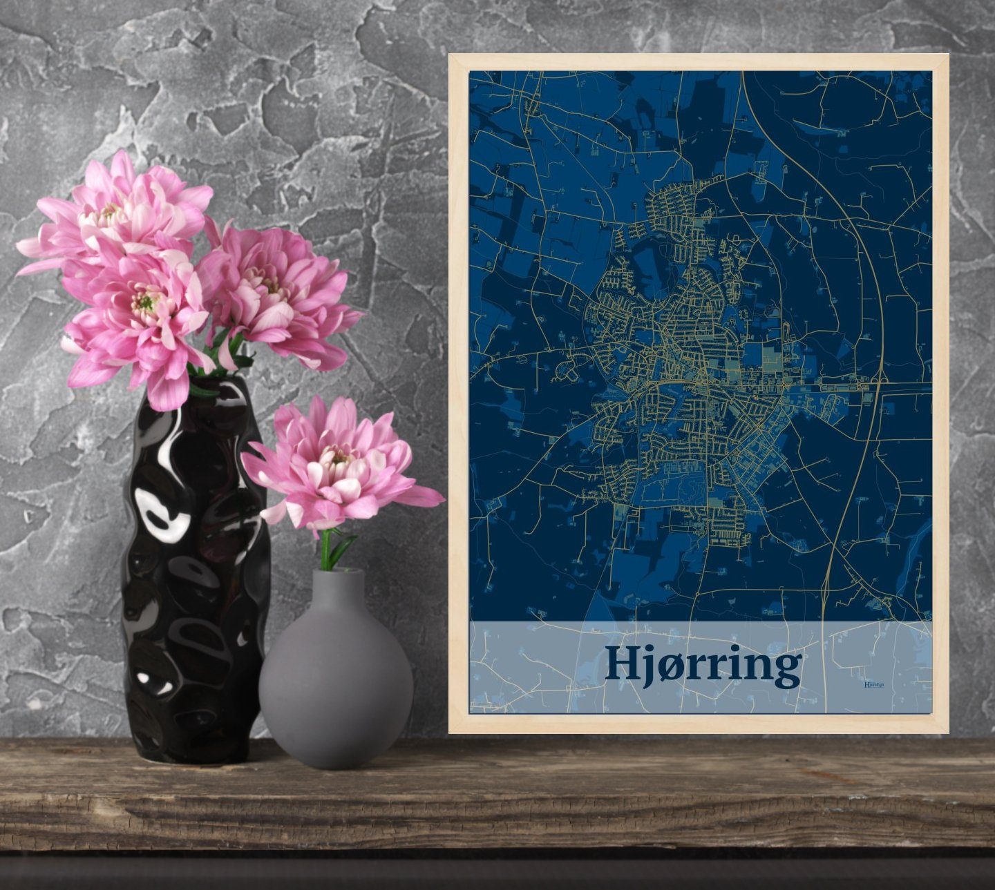 Hjørring plakat i farve  og HjemEgn.dk design firkantet. Design bykort for Hjørring