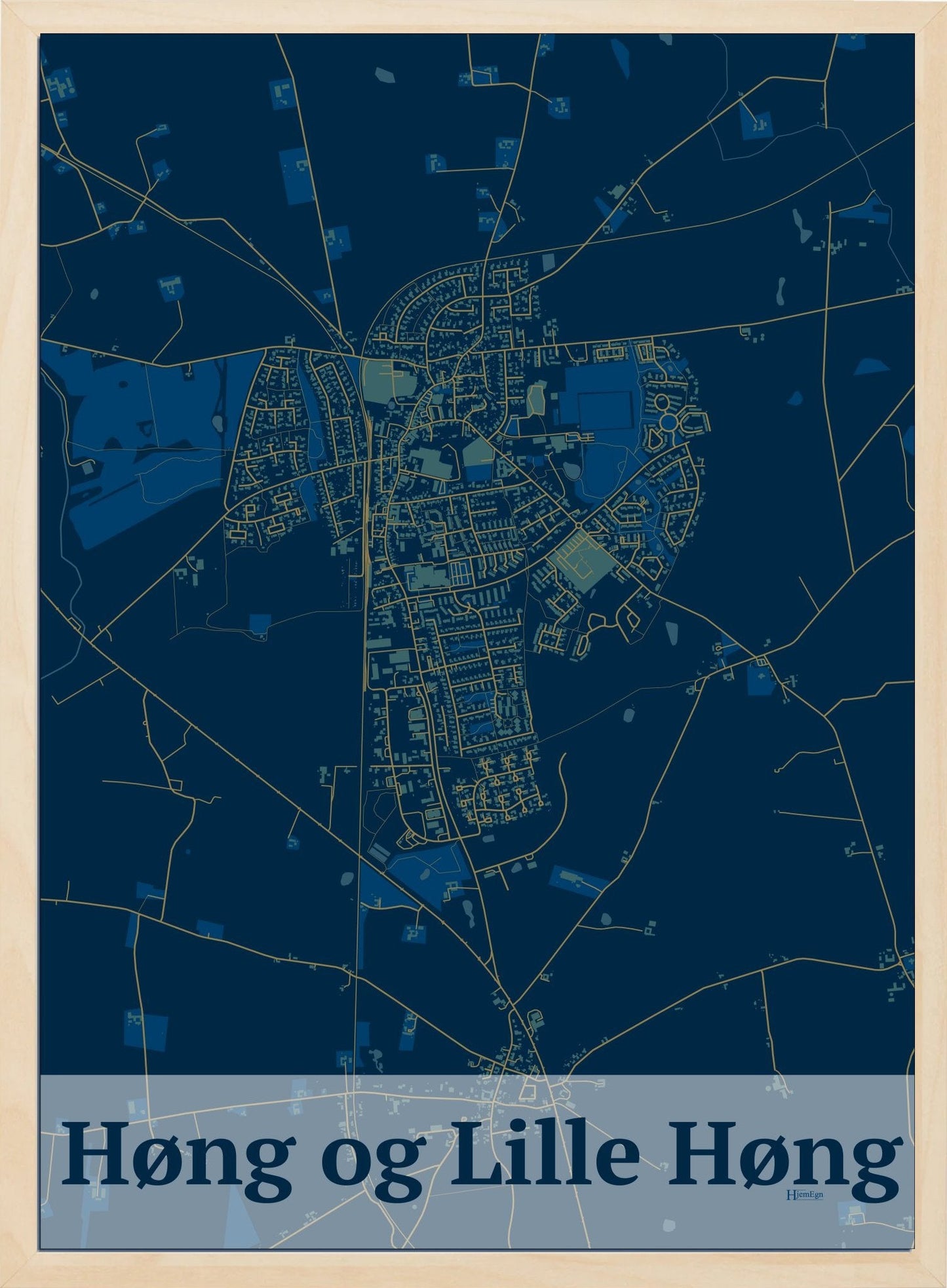 Høng Og Lille Høng plakat i farve mørk blå og HjemEgn.dk design firkantet. Design bykort for Høng Og Lille Høng