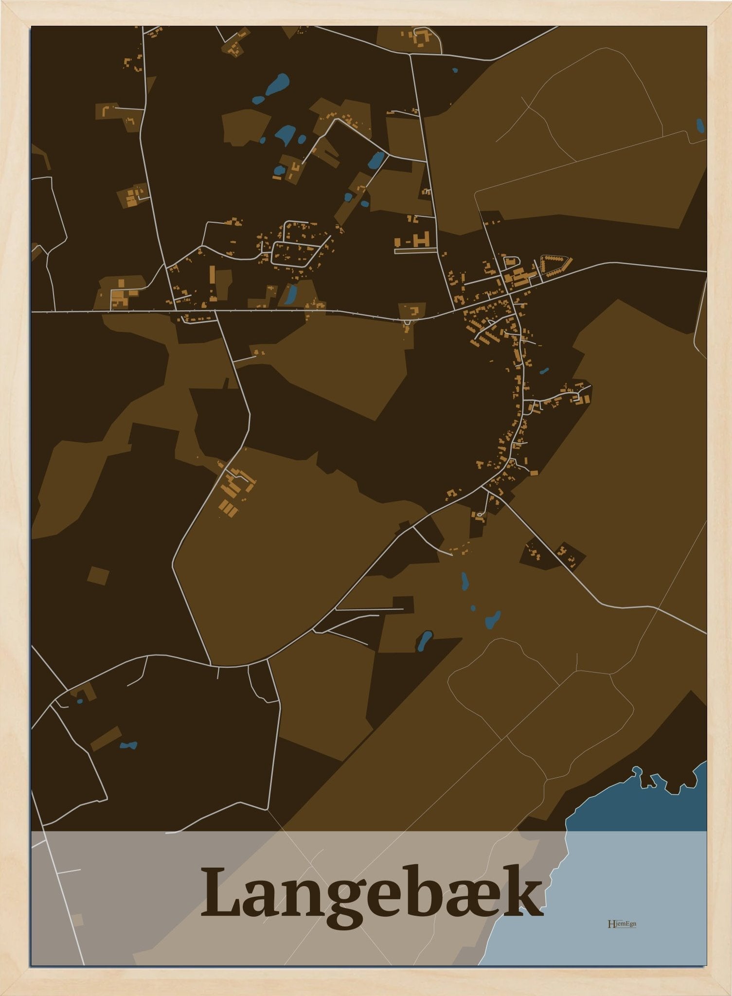 Langebæk plakat i farve mørk brun og HjemEgn.dk design firkantet. Design bykort for Langebæk
