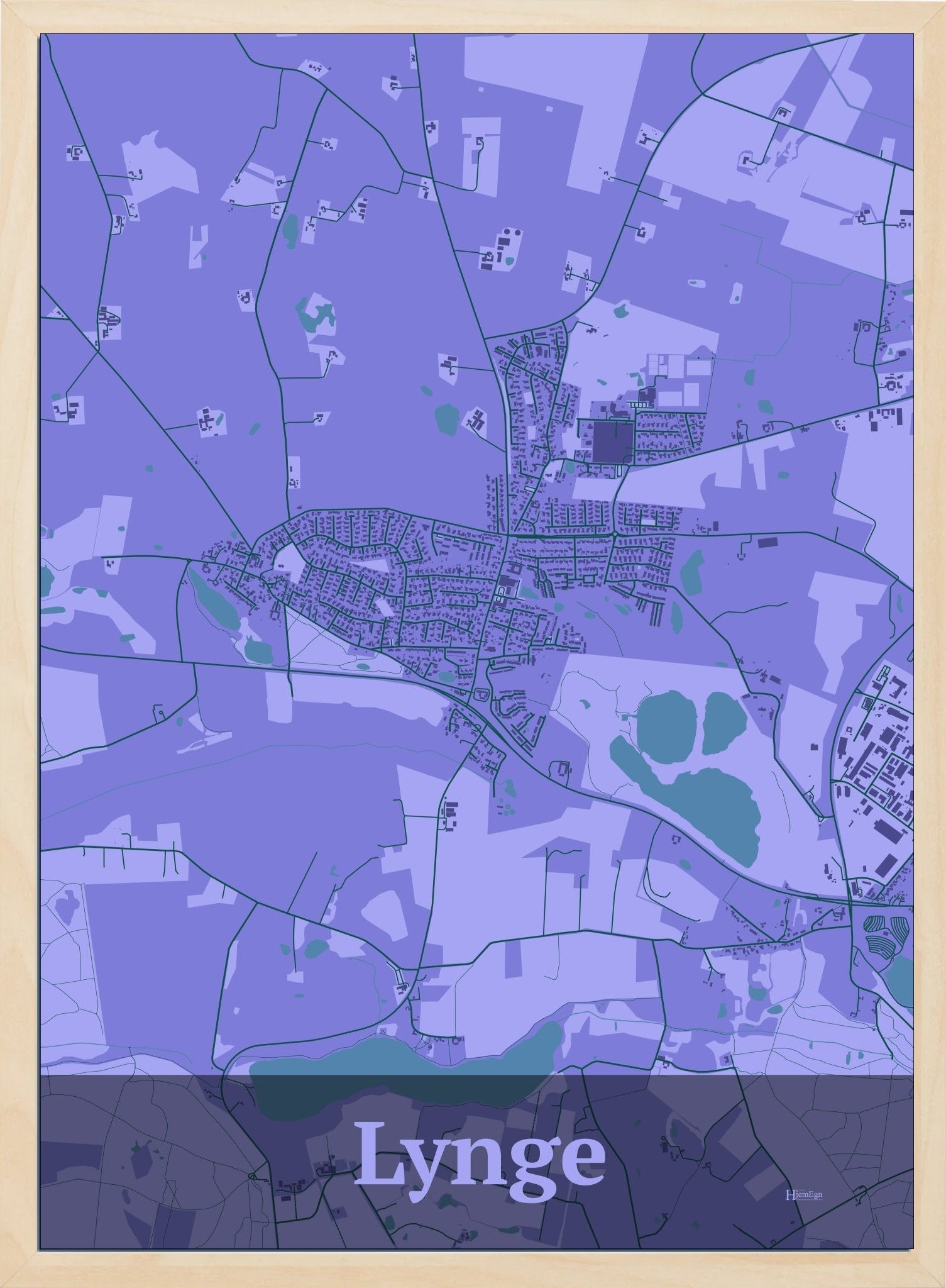 Lynge plakat i farve pastel lilla og HjemEgn.dk design firkantet. Design bykort for Lynge