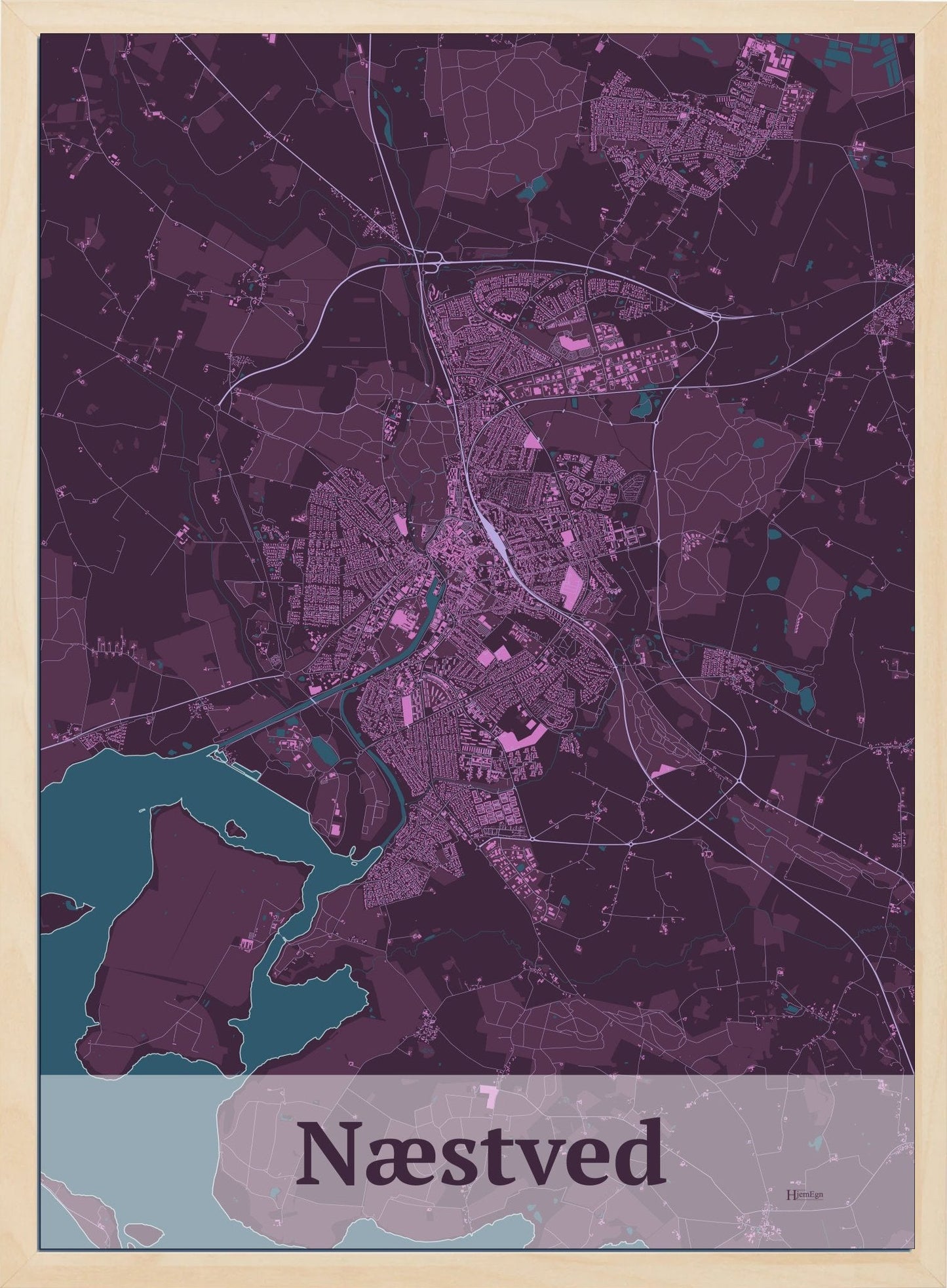 Næstved plakat i  mørk rød og HjemEgn.dk design firkantet. Design bykort for Næstved