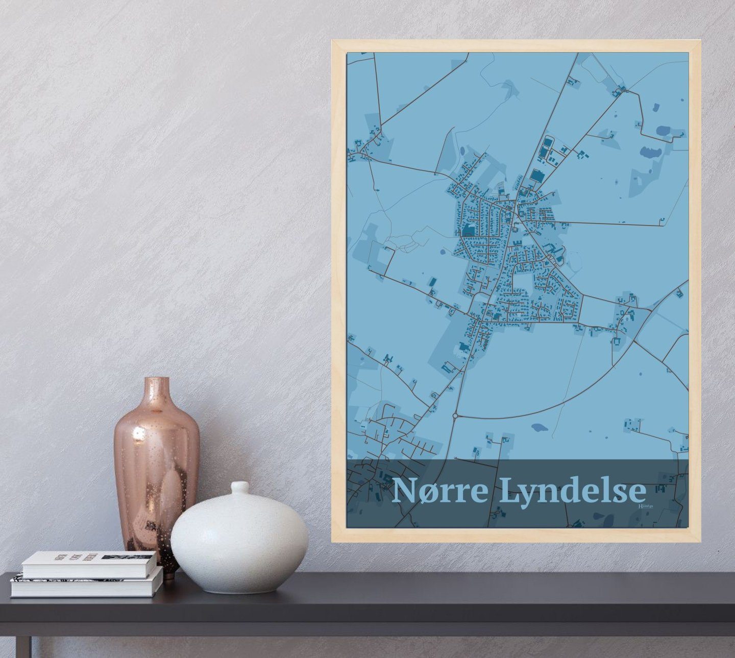 Nørre Lyndelse plakat i farve  og HjemEgn.dk design firkantet. Design bykort for Nørre Lyndelse