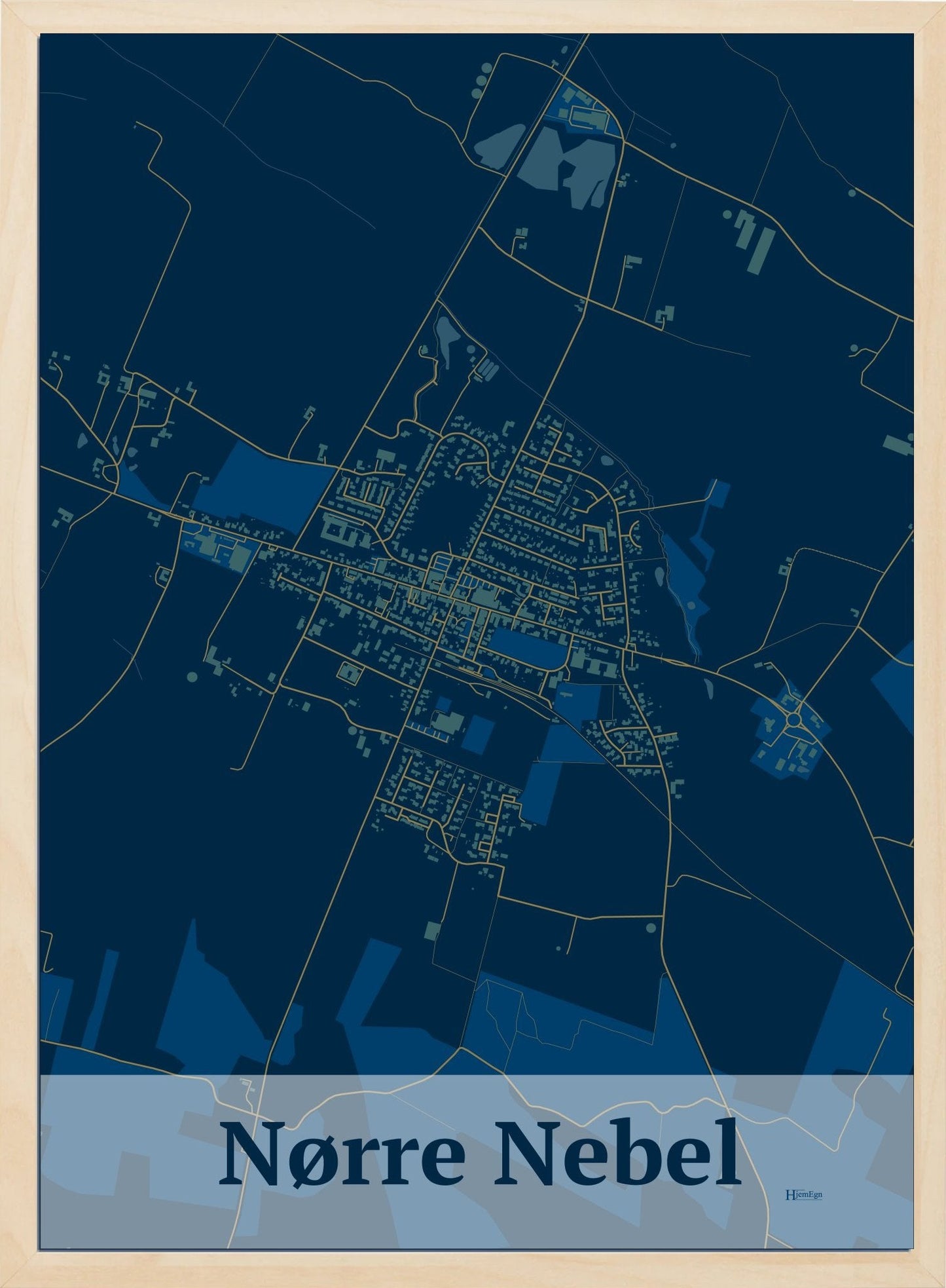 Nørre Nebel plakat i farve mørk blå og HjemEgn.dk design firkantet. Design bykort for Nørre Nebel