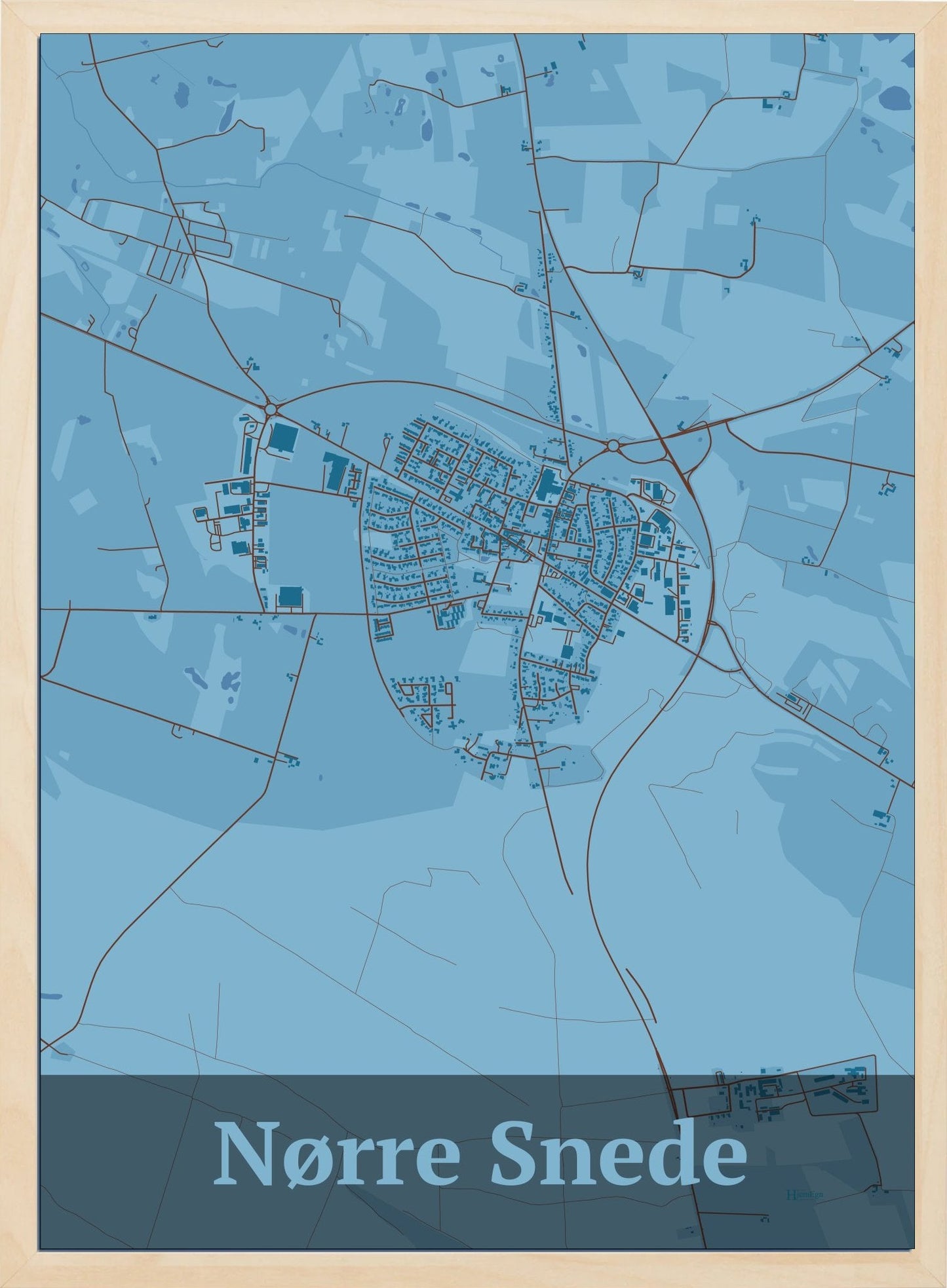 Nørre Snede plakat i farve pastel blå og HjemEgn.dk design firkantet. Design bykort for Nørre Snede