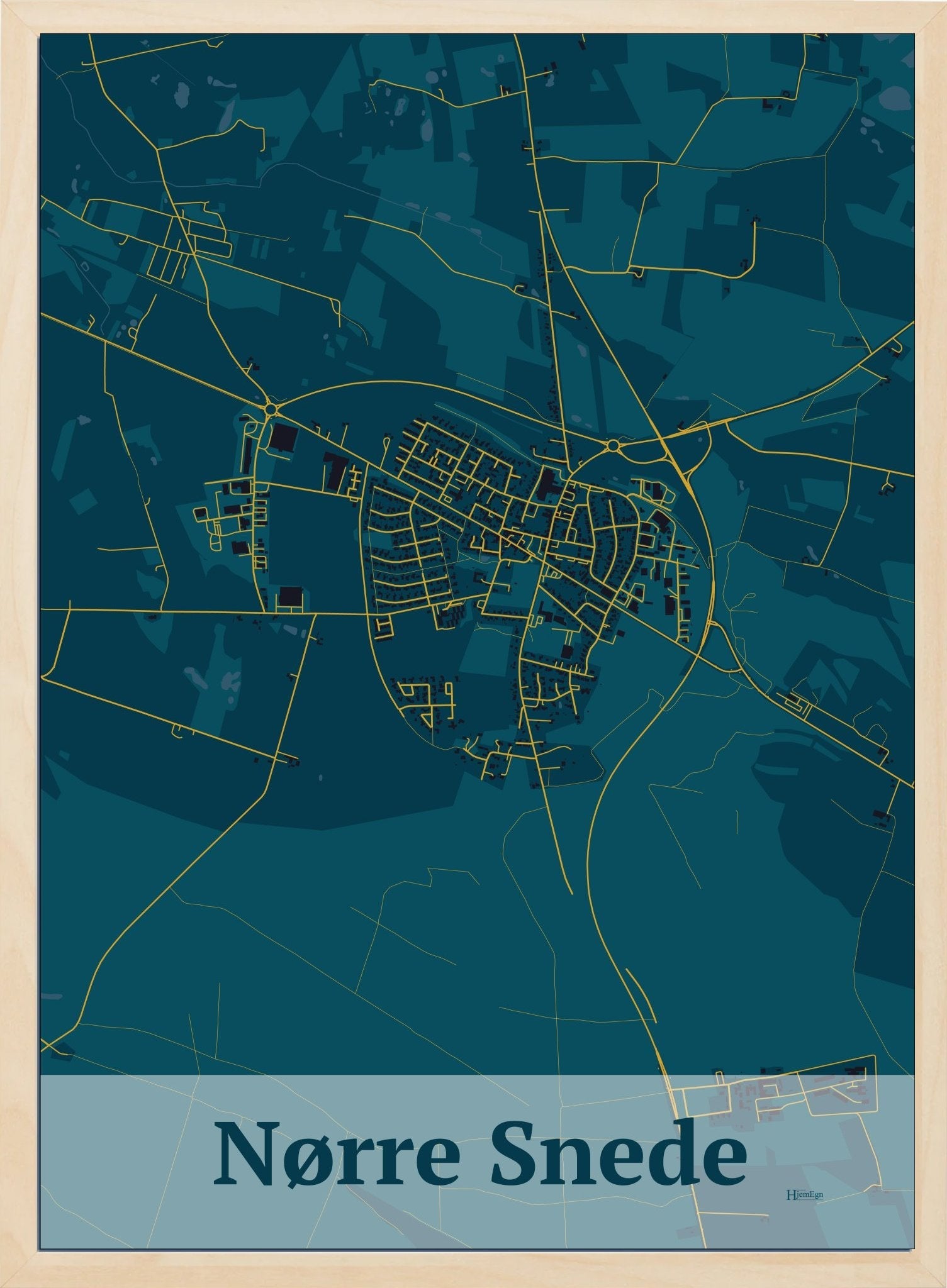 Nørre Snede plakat i farve mørk blå og HjemEgn.dk design firkantet. Design bykort for Nørre Snede