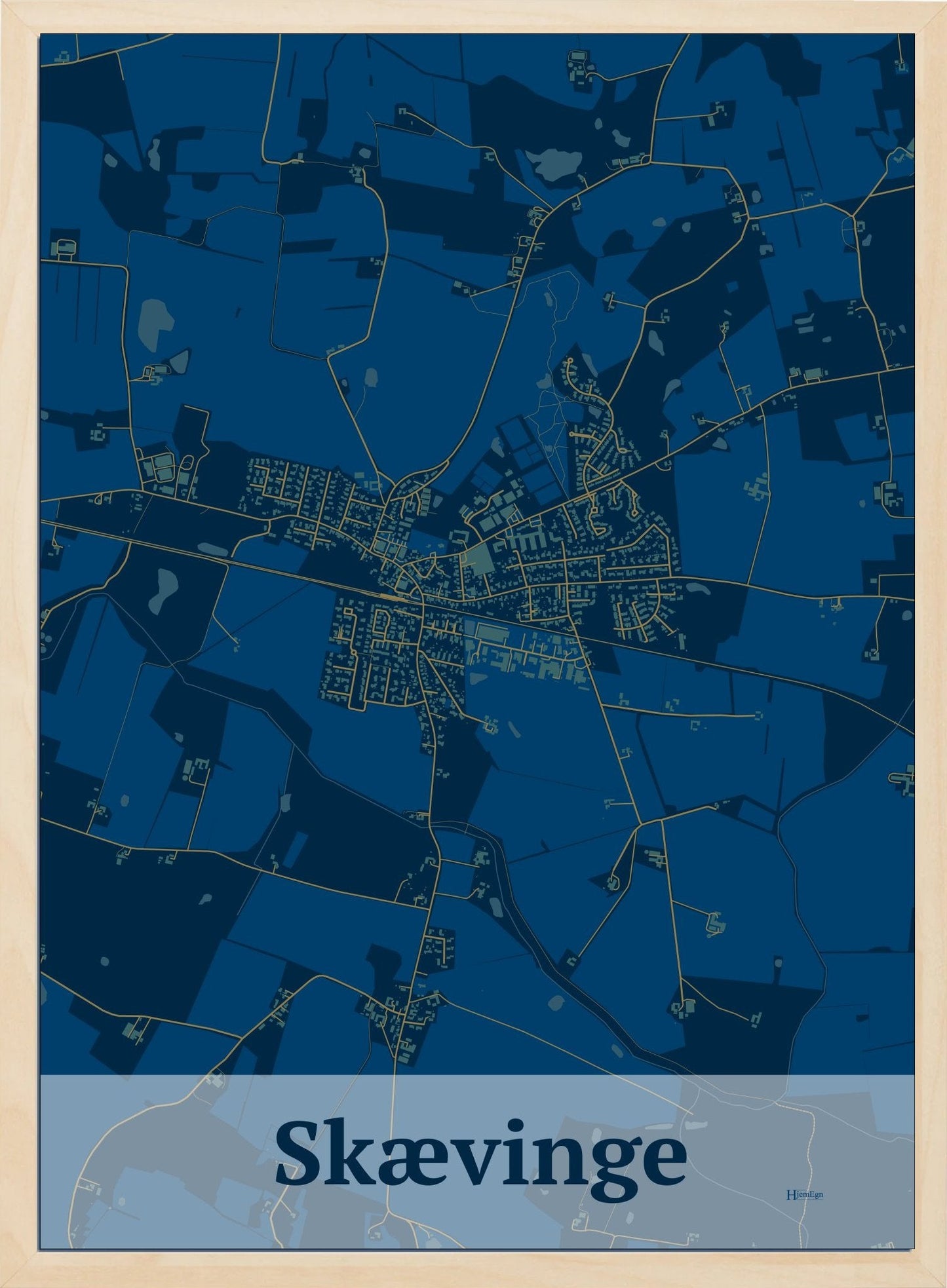 Skævinge plakat i farve mørk blå og HjemEgn.dk design firkantet. Design bykort for Skævinge