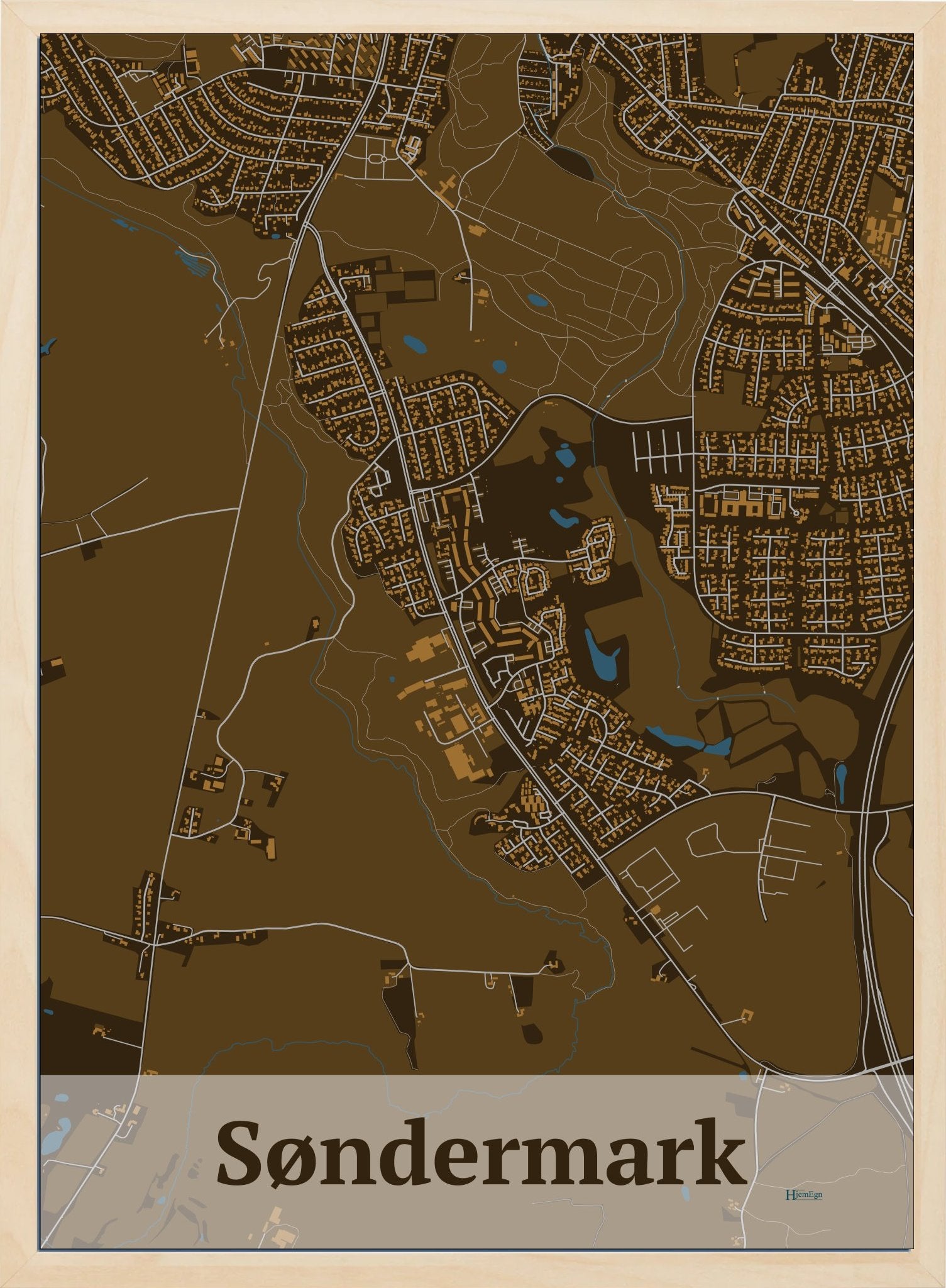 Søndermark plakat i farve mørk brun og HjemEgn.dk design firkantet. Design bykort for Søndermark