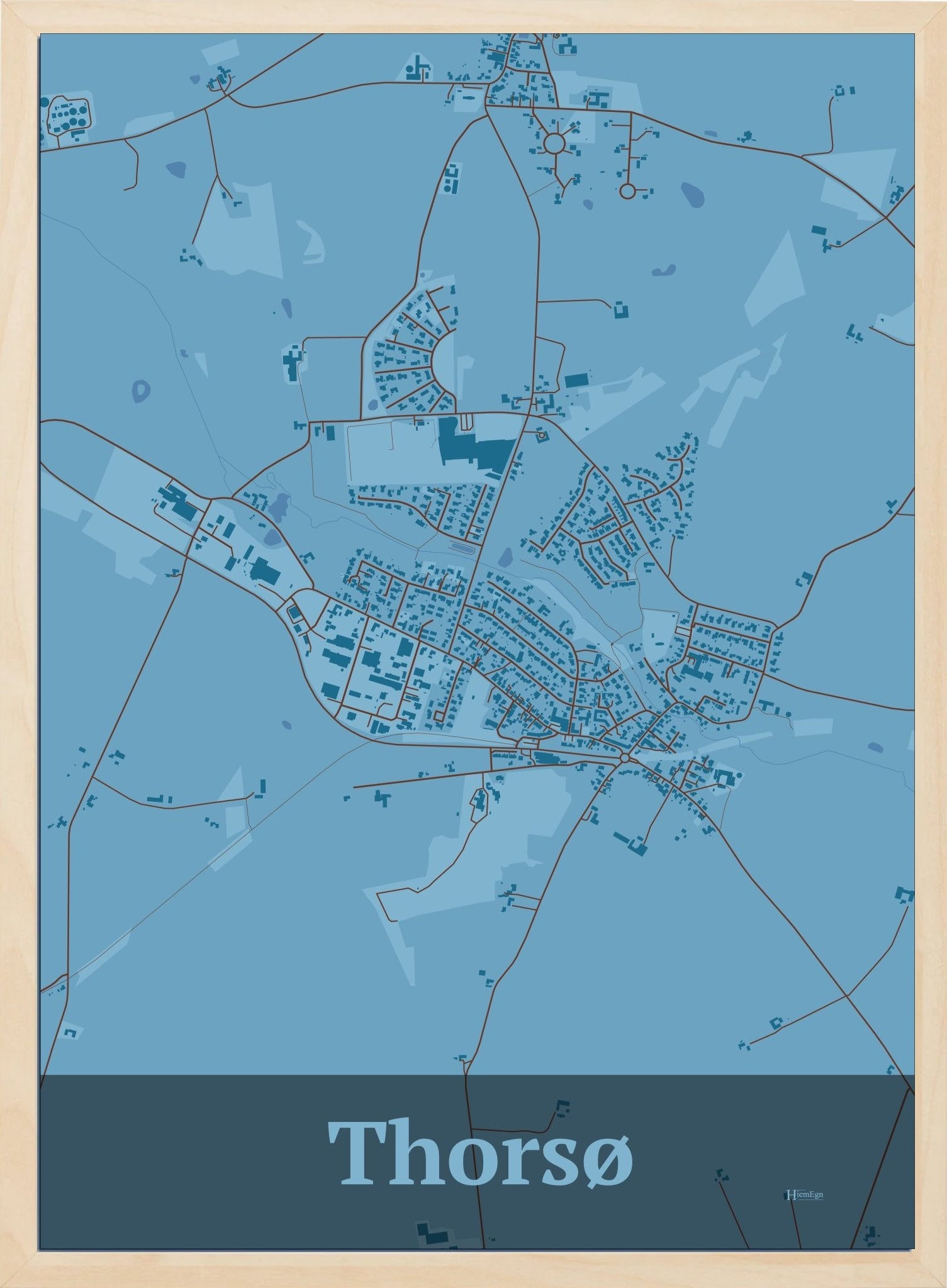 Thorsø plakat i farve pastel blå og HjemEgn.dk design firkantet. Design bykort for Thorsø