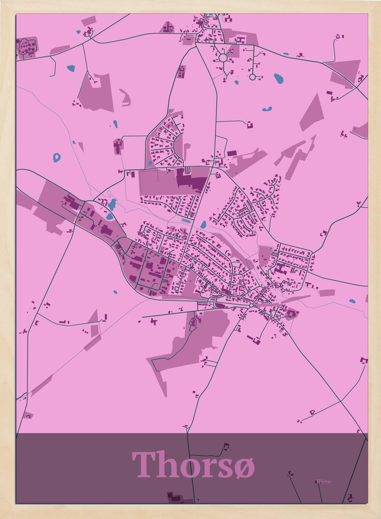 Thorsø plakat i farve pastel rød og HjemEgn.dk design firkantet. Design bykort for Thorsø