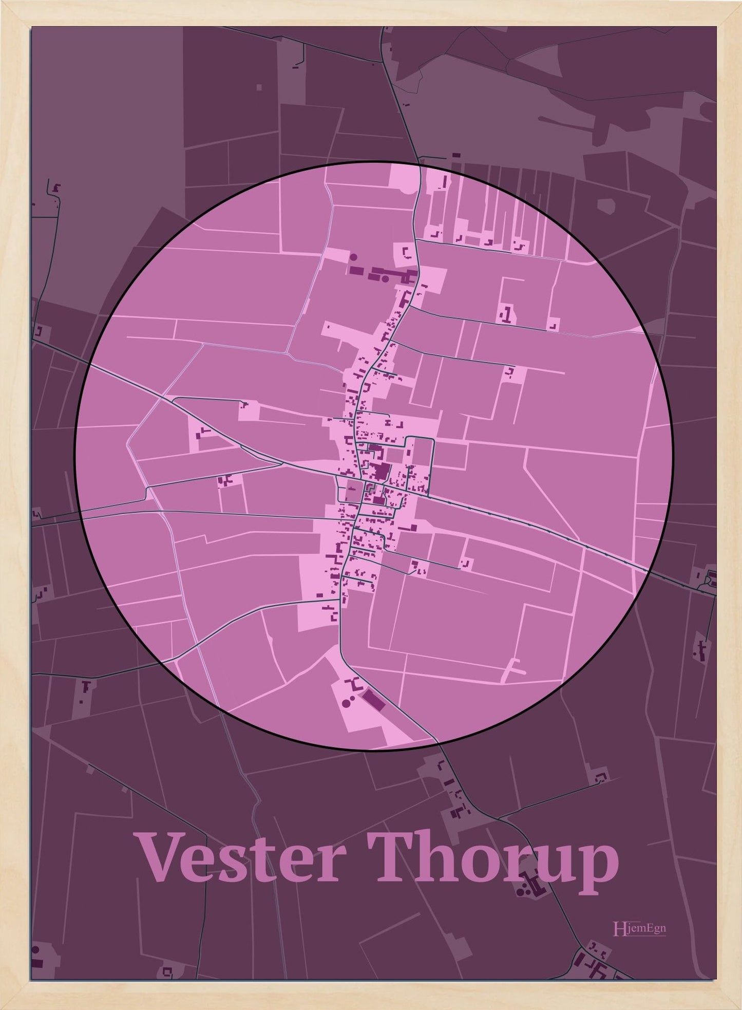 Vester Thorup plakat i farve pastel rød og HjemEgn.dk design centrum. Design bykort for Vester Thorup