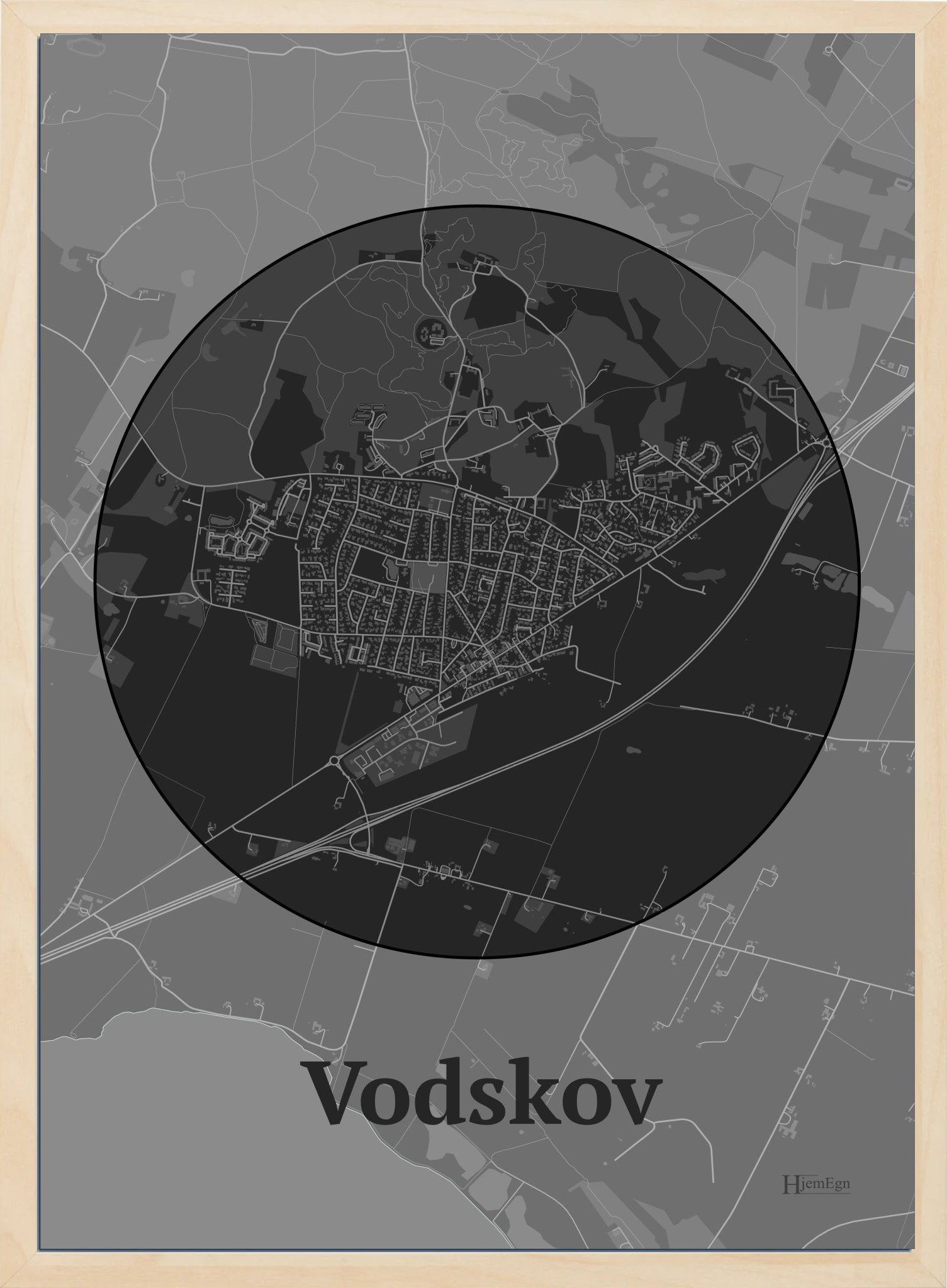 Vodskov plakat i farve mørk grå og HjemEgn.dk design centrum. Design bykort for Vodskov