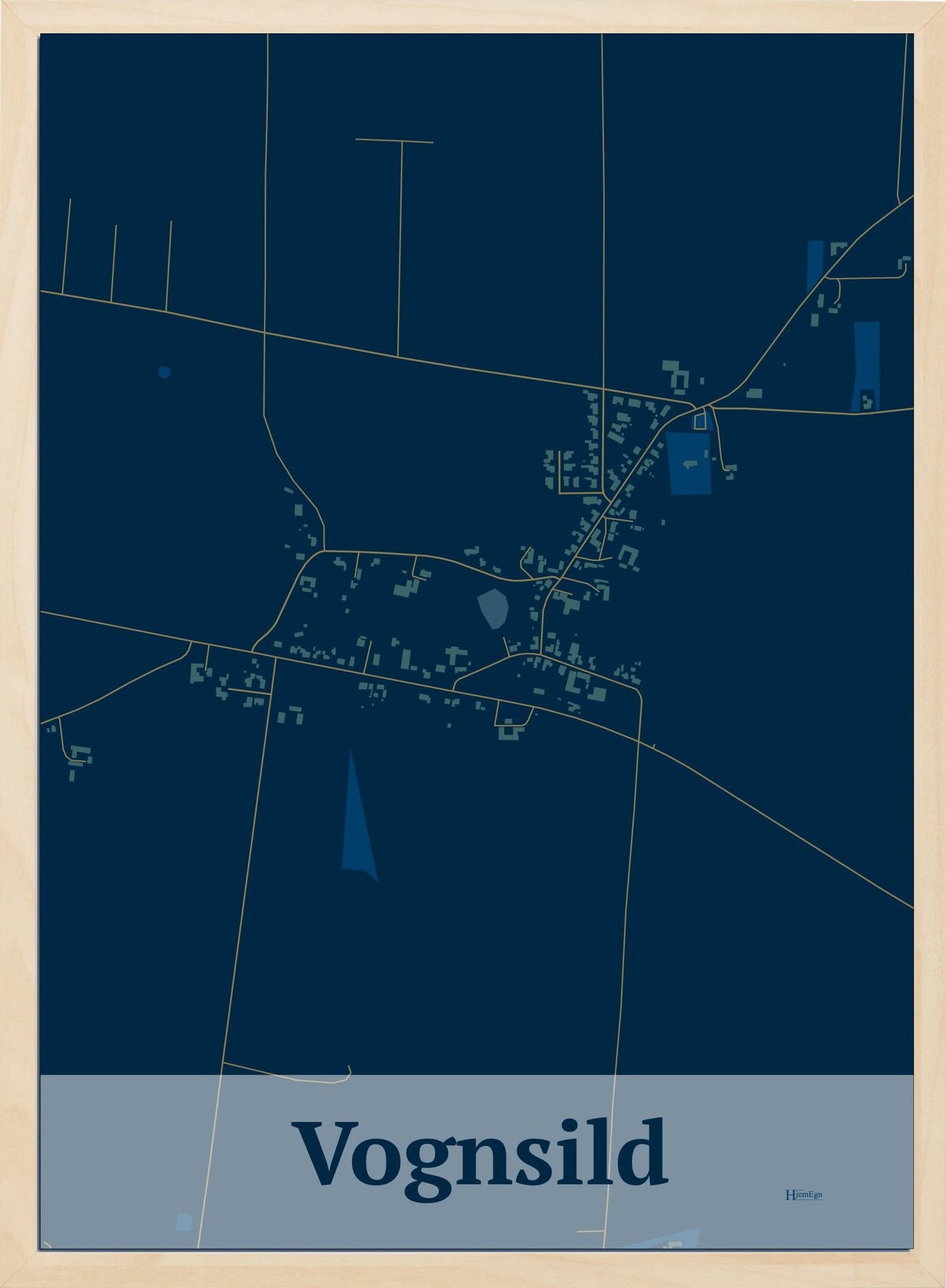 Vognsild plakat i farve mørk blå og HjemEgn.dk design firkantet. Design bykort for Vognsild